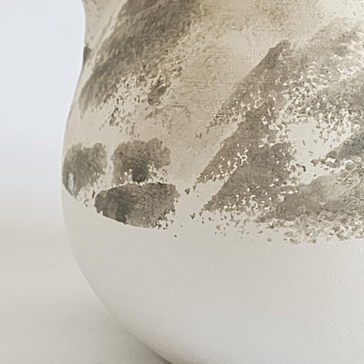 Vase rustique en céramique blanc - ORGUENDA UNIVERS