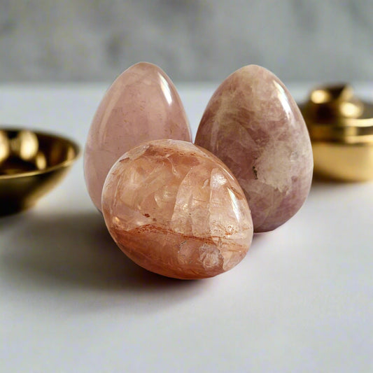 Oeuf en quartz rose de Madacasrar ORGUENDA UNIVERS